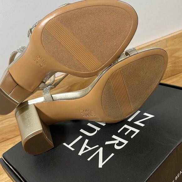 NEW Naturalizer 7.5 Women's Vanessa Gold Rhinestone Silver Block Heel Shoes - Picture 8 of 10